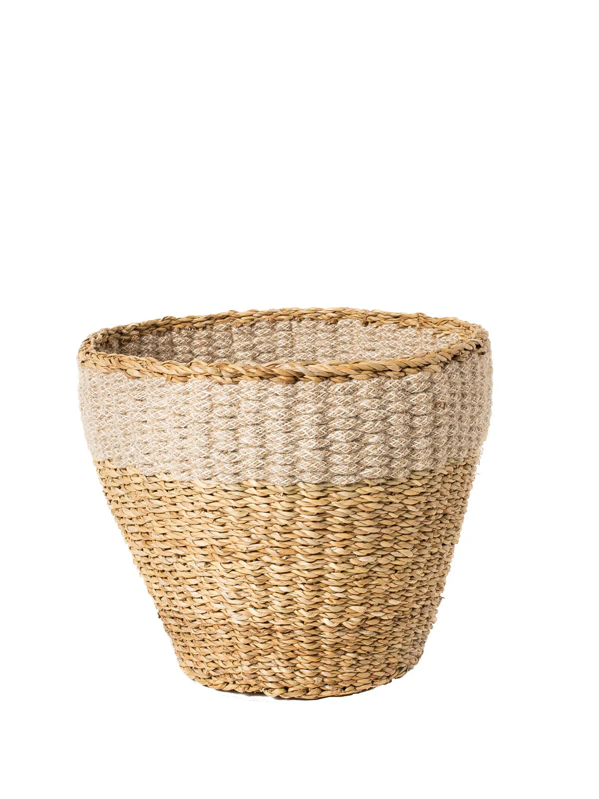 Sustainable woven seagrass basket planter with natural and cream color, Qu!rk Boutique decor