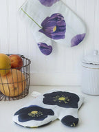 💚 Oven Mitt: Purple Poppies on Snow - Qu!rk Boutique